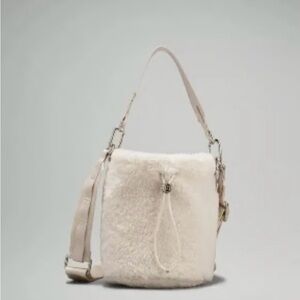 LULULEMON Fleece Bucket Bag
